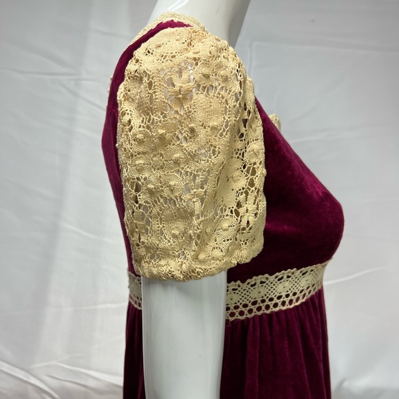 Women's Vintage Lisa Jo Crimson Red Velvet Cream Crochet Lace 70’s Long Dress S - Picture 6 of 13